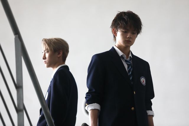 制服姿の佐野勇斗！ドラマ「FAKE MOTION -卓球の王将-」第1話場面カット（2枚目）