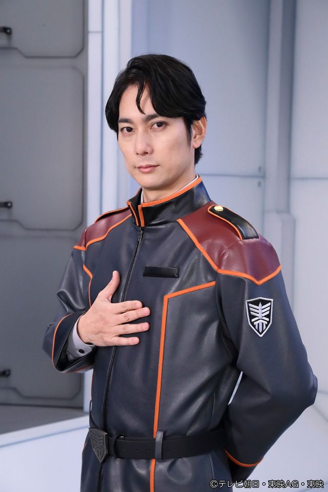 平岡祐太が演じるカレル・コム・ウィギレス