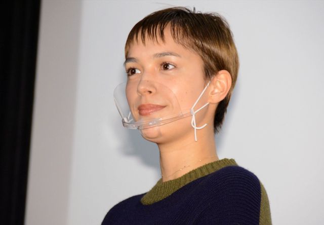 盛大な拍手に包まれた『エッシャー通りの赤いポスト』初日舞台あいさつ（8枚目）