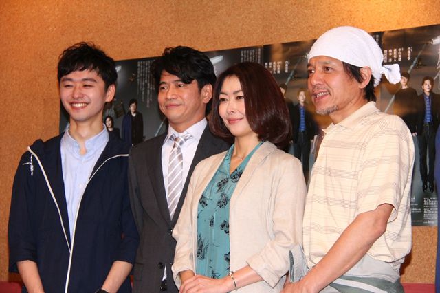 萩原聖人「最初は先輩ヅラしてたが…」中山美穂に舌を巻く！舞台「魔術」会見【フォトギャラリー】（3枚目）