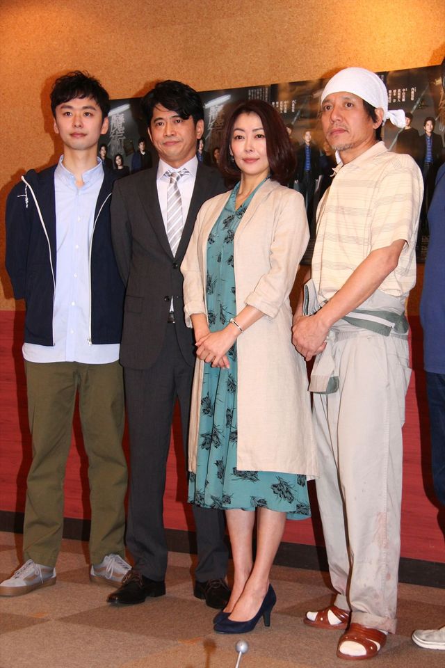 萩原聖人「最初は先輩ヅラしてたが…」中山美穂に舌を巻く！舞台「魔術」会見【フォトギャラリー】（6枚目）