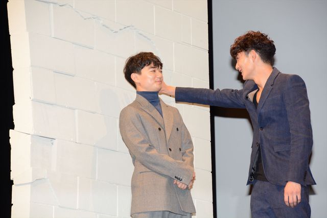 照れまくり！岡田将生が染谷将太に壁ドン！『ストレイヤーズ・クロニクル』ジャパンプレミアフォトギャラリー（16枚目）