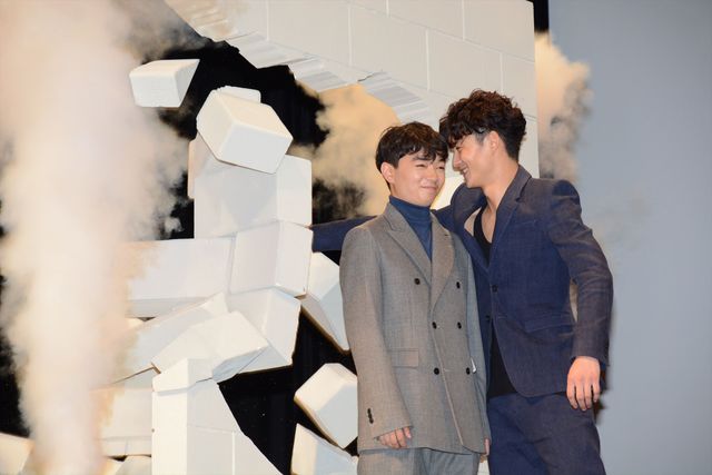 照れまくり！岡田将生が染谷将太に壁ドン！『ストレイヤーズ・クロニクル』ジャパンプレミアフォトギャラリー（18枚目）