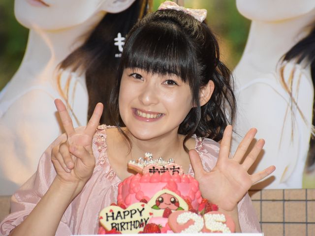 ももち25歳！引退前ラスト写真集「ももち」発売イベント ギャラリー：フォトギャラリー