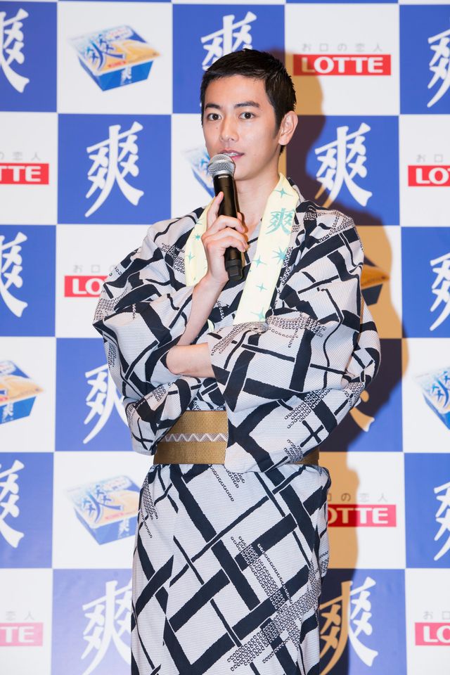 佐藤健が短髪＆浴衣姿で登場！「爽」新CM発表会フォトギャラリー（4枚目）