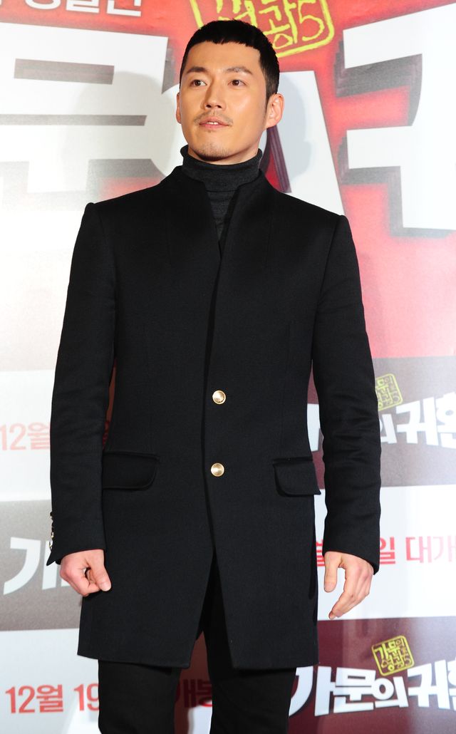 BEASTとチャン・ヒョク、ユン・ドゥジュンの応援に　『家門の帰還』VIP試写会出席＜韓国JPICTURES＞（8枚目）