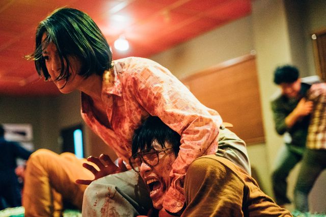 血みどろ…『ゾンビ・プレジデント』場面写真（8枚目）