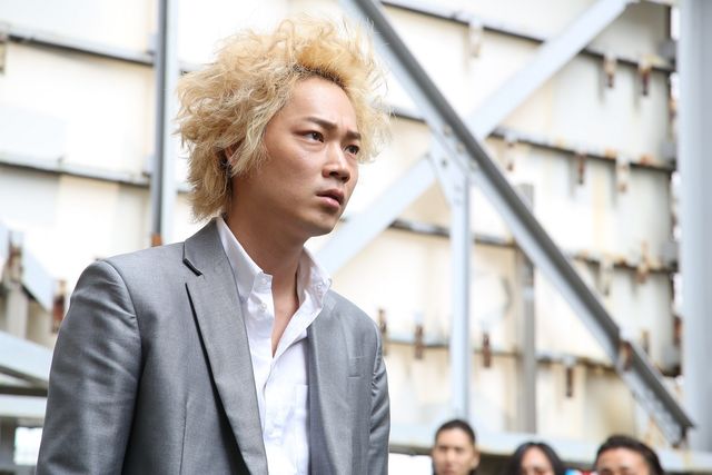 綾野剛、山田孝之がスカウトマンをセクシーに熱演！フォトギャラリー（2枚目）