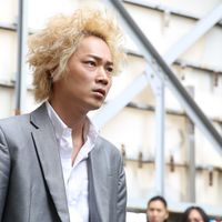 綾野剛 山田孝之がスカウトマンをセクシーに熱演 フォトギャラリー シネマトゥデイ