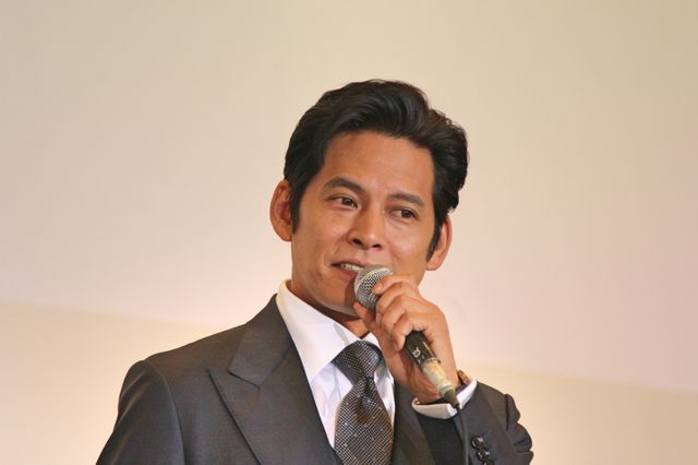 織田裕二、中島裕翔ら月9ドラマ「SUITS/スーツ」記者会見（4枚目）