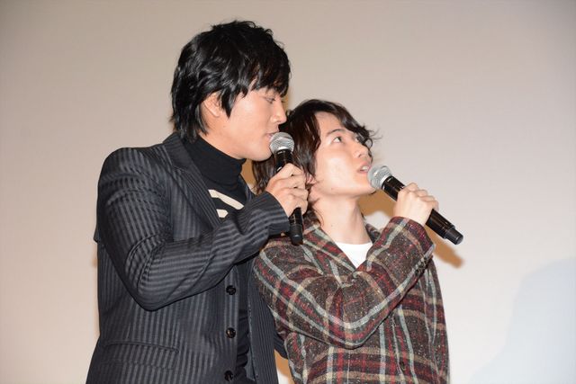 佐藤健への愛が止まらない！神木隆之介の禁断の隠し撮り？『バクマン。』大ヒット舞台あいさつ（5枚目）