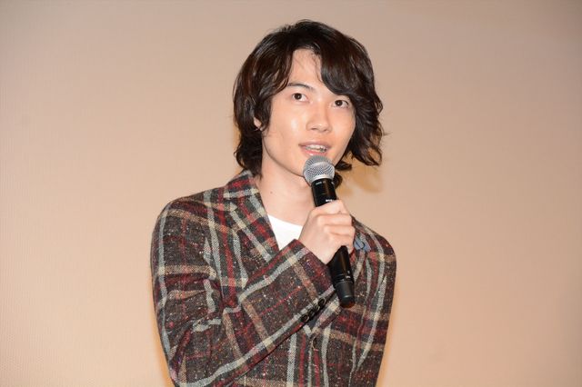 佐藤健への愛が止まらない！神木隆之介の禁断の隠し撮り？『バクマン。』大ヒット舞台あいさつ（18枚目）