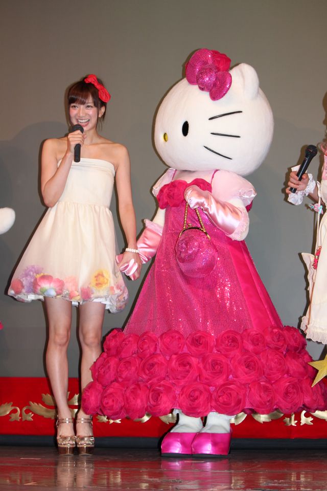 芹那も美脚を披露！千紗フォトギャラリー（4枚目）