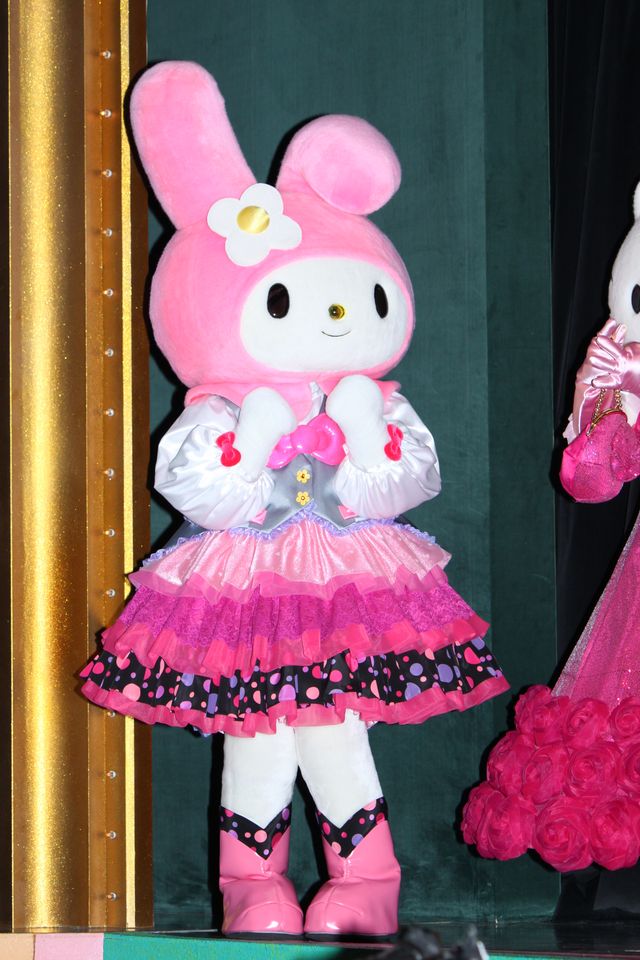 芹那も美脚を披露！千紗フォトギャラリー（13枚目）