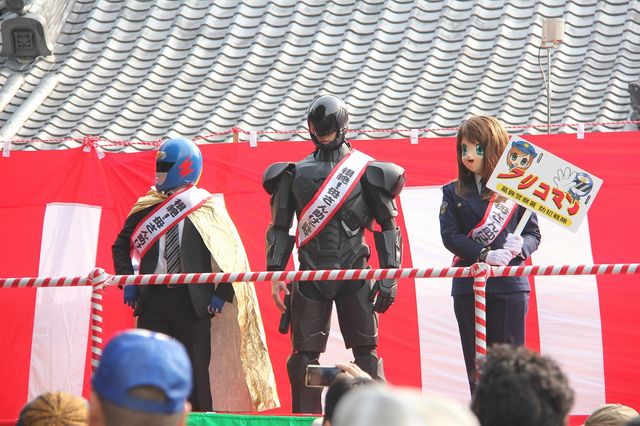 ロボコップが柴又帝釈天で豆をまく！フォトギャラリー（12枚目）