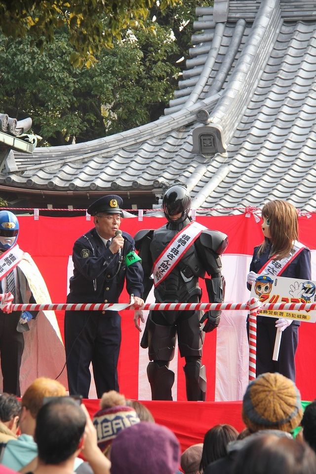 ロボコップが柴又帝釈天で豆をまく！フォトギャラリー（15枚目）