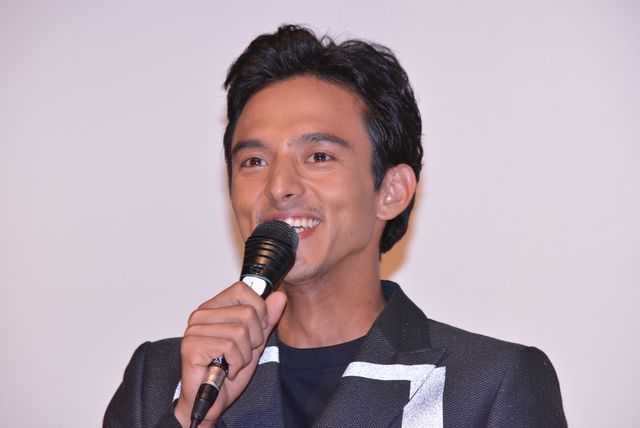 オダギリジョーパネルとパシャ！『オーバー・フェンス』初日フォトギャラリー（5枚目）