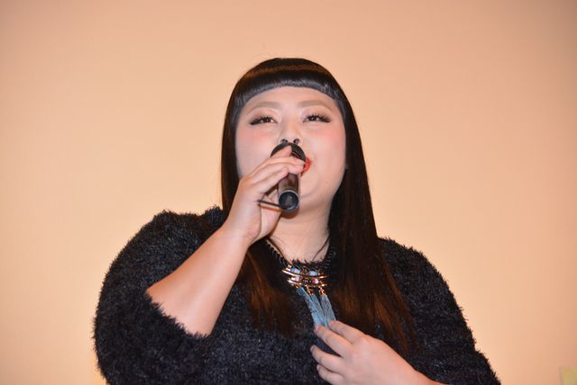 主演女優・渡辺直美、挑発的な視線で客席魅了も小食の主人公には「気持がわからない」　画像ギャラリー（4枚目）
