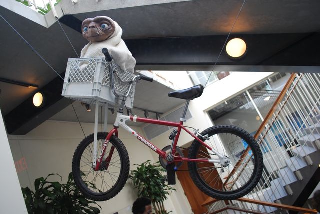 新品 E.T. ET 名場面 月 自転車 スピルバーグ SF映画 ロンTの